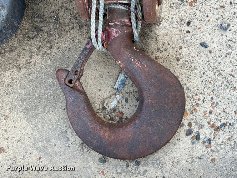 image for item EU0512 1968 Hendrickson 60-D crane