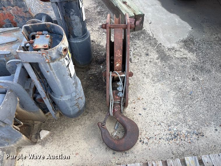 image for item EU0512 1968 Hendrickson 60-D crane