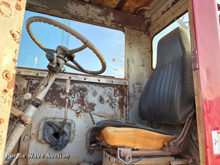 image for item EU0512 1968 Hendrickson 60-D crane