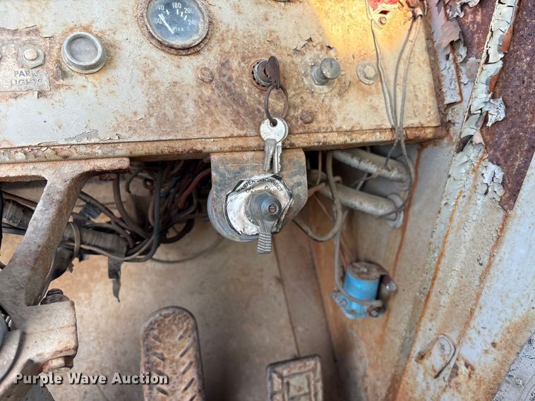 image for item EU0512 1968 Hendrickson 60-D crane