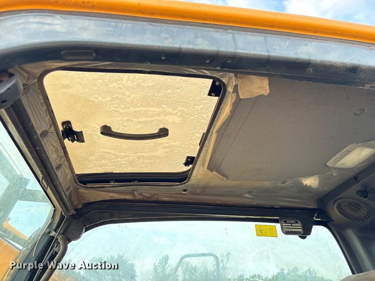 image for item EU0525 2013 Hyundai Robex 220LC-9A excavator