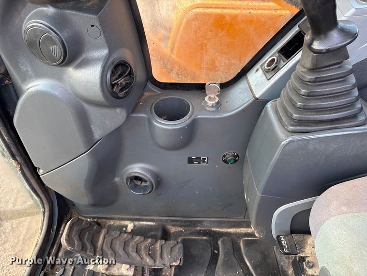 image for item EU0525 2013 Hyundai Robex 220LC-9A excavator