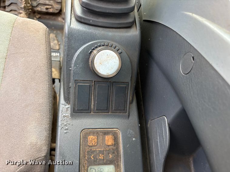 image for item EU0525 2013 Hyundai Robex 220LC-9A excavator