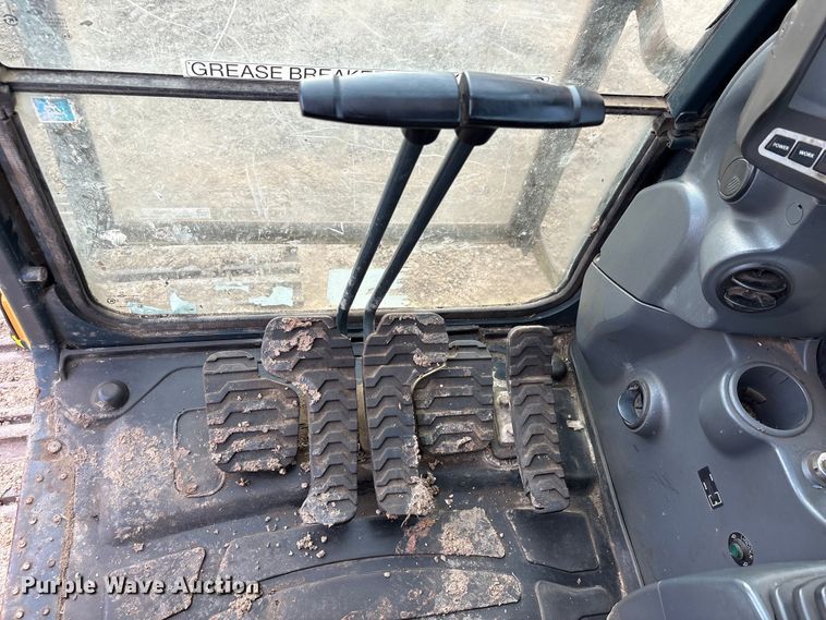 image for item EU0525 2013 Hyundai Robex 220LC-9A excavator