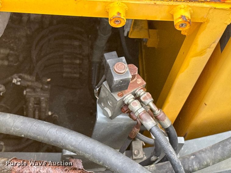 image for item EU0526 2006 Volvo EC290B LC excavator