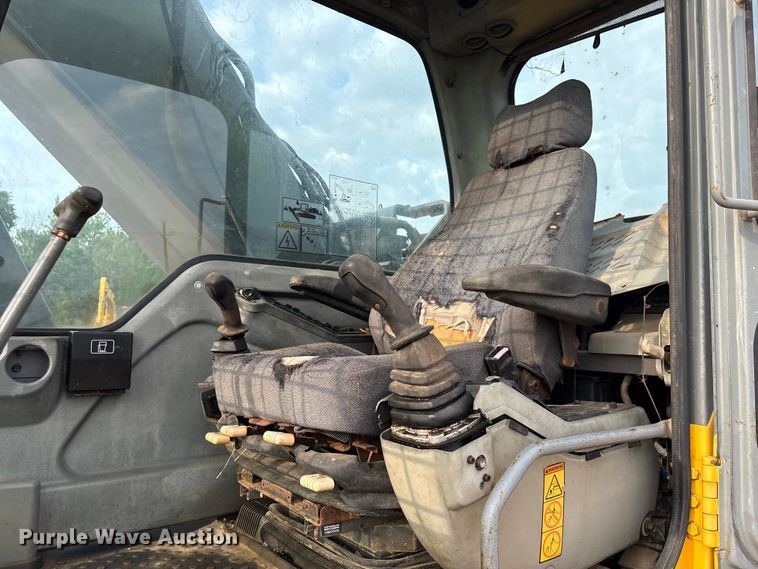 image for item EU0526 2006 Volvo EC290B LC excavator