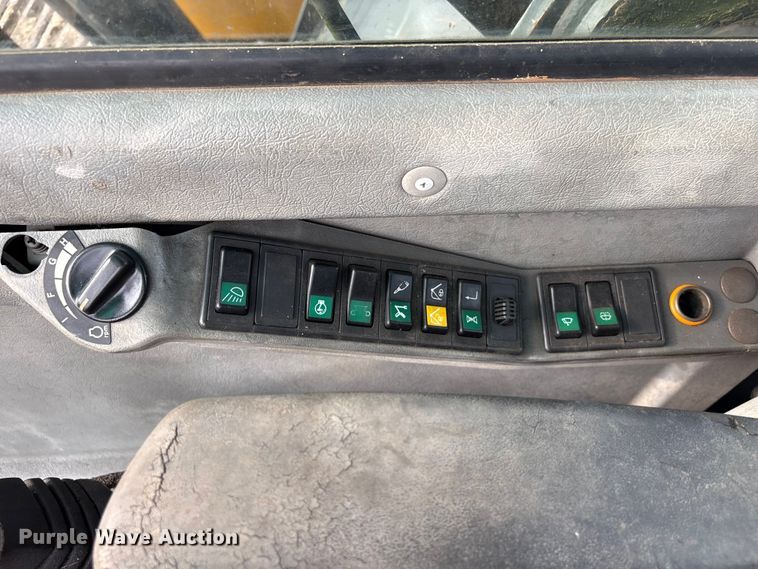 image for item EU0526 2006 Volvo EC290B LC excavator