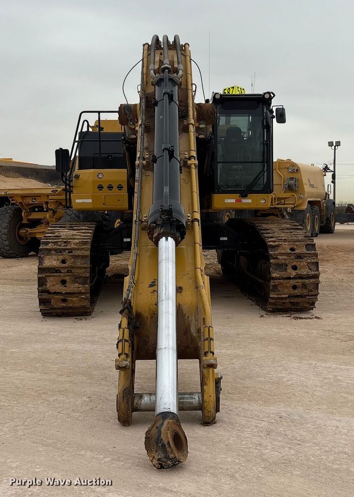 image for item EU4832 2020 Caterpillar 395 excavator