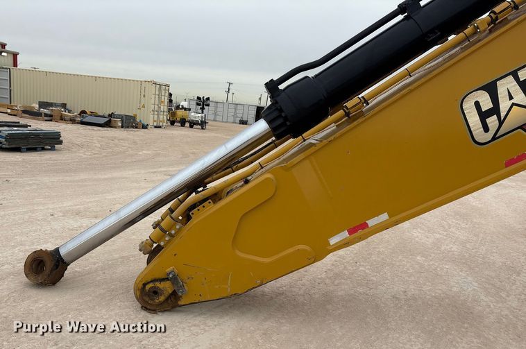 image for item EU4832 2020 Caterpillar 395 excavator