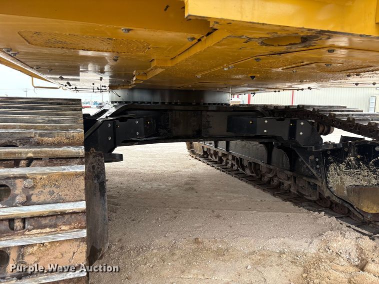 image for item EU4832 2020 Caterpillar 395 excavator