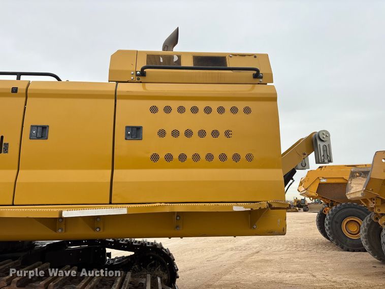 image for item EU4832 2020 Caterpillar 395 excavator