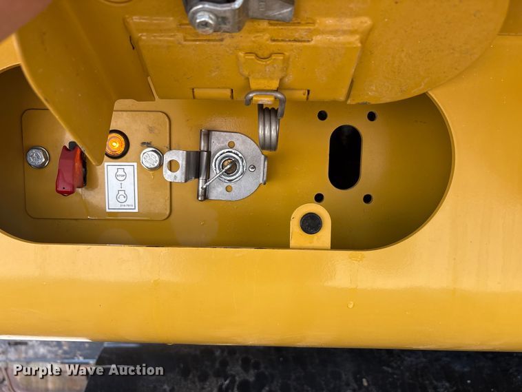 image for item EU4832 2020 Caterpillar 395 excavator