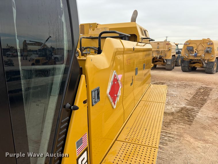 image for item EU4832 2020 Caterpillar 395 excavator