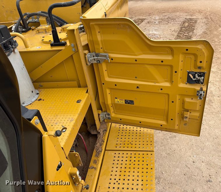 image for item EU4832 2020 Caterpillar 395 excavator