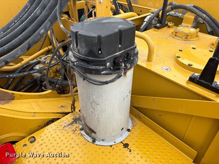 image for item EU4832 2020 Caterpillar 395 excavator