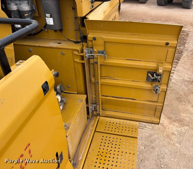 image for item EU4832 2020 Caterpillar 395 excavator