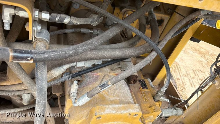 image for item EU4832 2020 Caterpillar 395 excavator