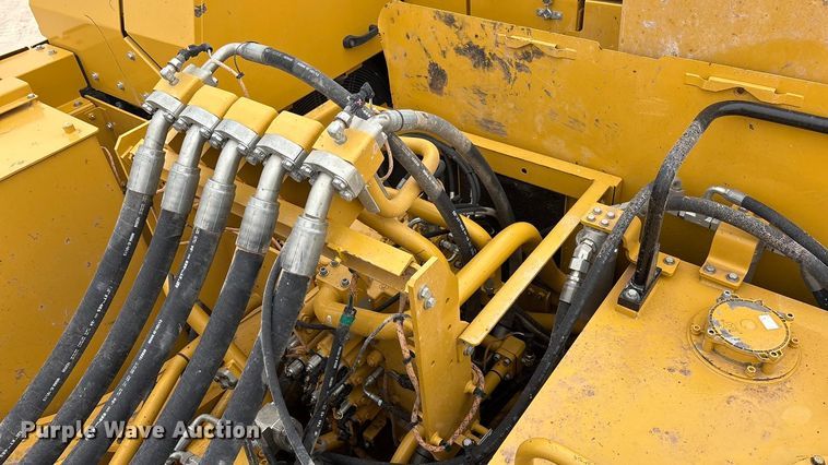 image for item EU4832 2020 Caterpillar 395 excavator