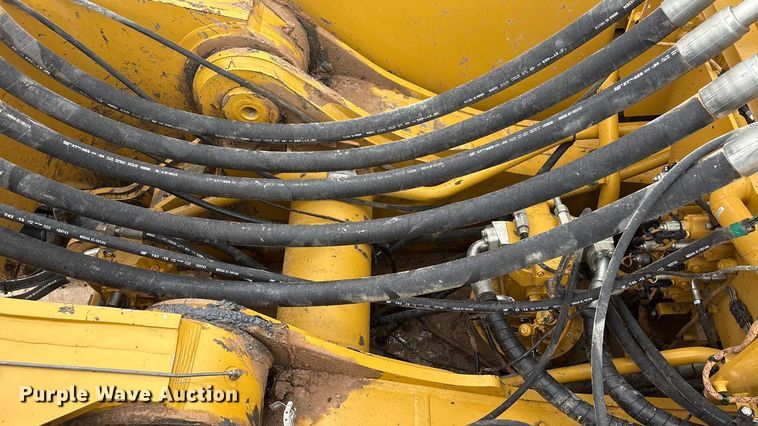 image for item EU4832 2020 Caterpillar 395 excavator