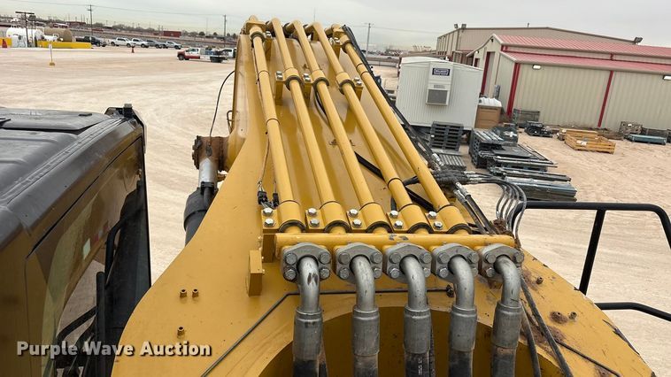 image for item EU4832 2020 Caterpillar 395 excavator