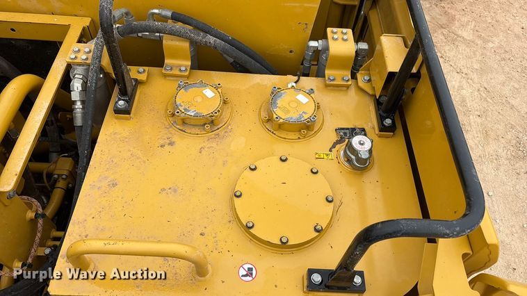 image for item EU4832 2020 Caterpillar 395 excavator