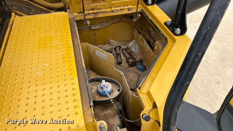 image for item EU4832 2020 Caterpillar 395 excavator