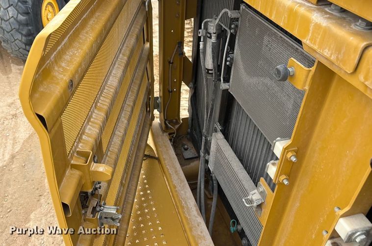 image for item EU4832 2020 Caterpillar 395 excavator