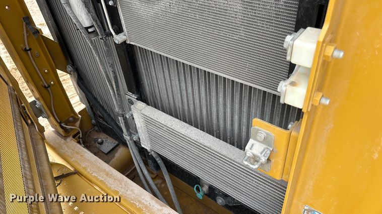 image for item EU4832 2020 Caterpillar 395 excavator