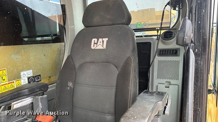 image for item EU4832 2020 Caterpillar 395 excavator