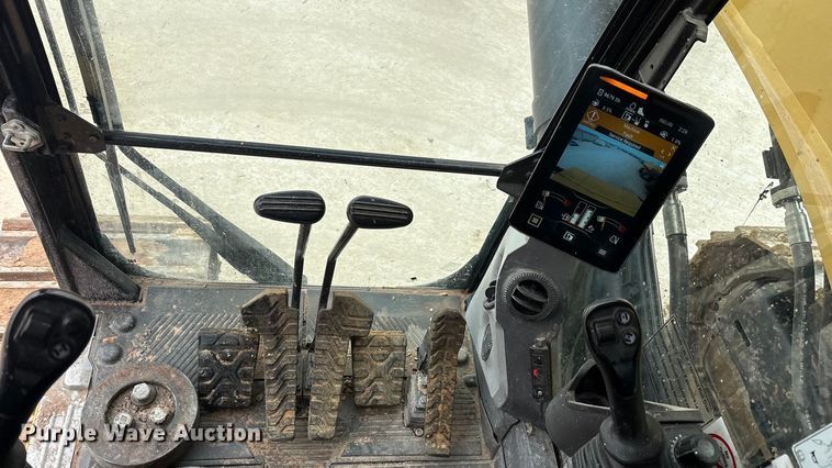 image for item EU4832 2020 Caterpillar 395 excavator