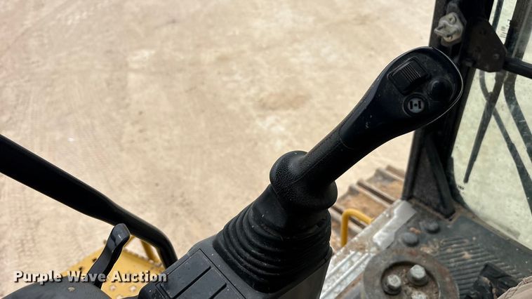 image for item EU4832 2020 Caterpillar 395 excavator