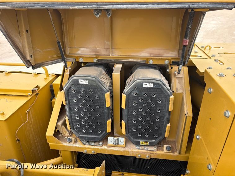 image for item EU4832 2020 Caterpillar 395 excavator