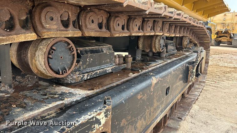 image for item EU4832 2020 Caterpillar 395 excavator