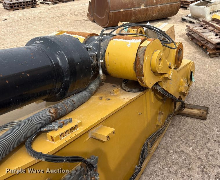 image for item EU4832 2020 Caterpillar 395 excavator