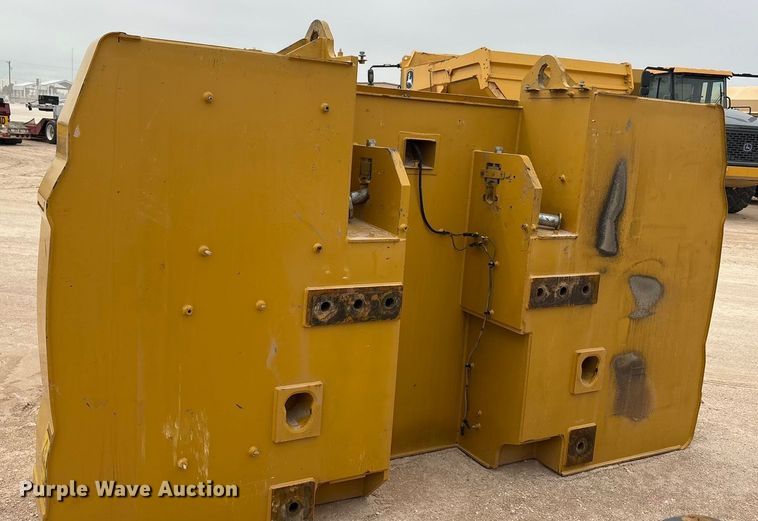 image for item EU4832 2020 Caterpillar 395 excavator