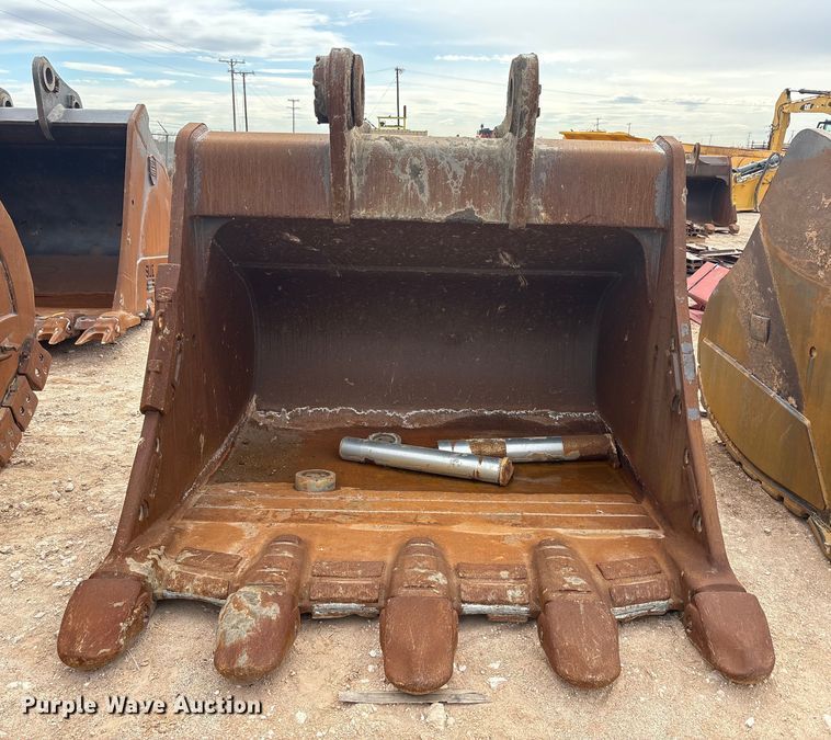 image for item EU4832 2020 Caterpillar 395 excavator