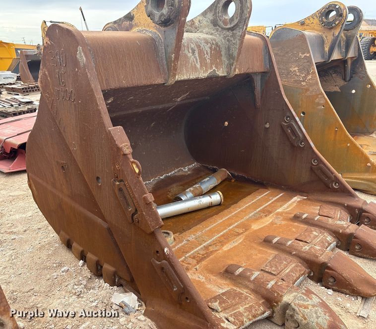 image for item EU4832 2020 Caterpillar 395 excavator