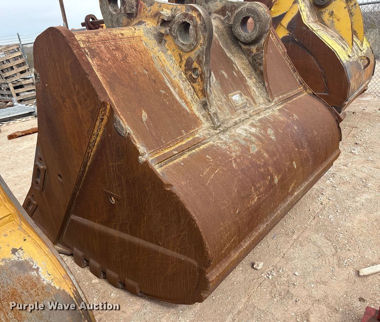 image for item EU4832 2020 Caterpillar 395 excavator