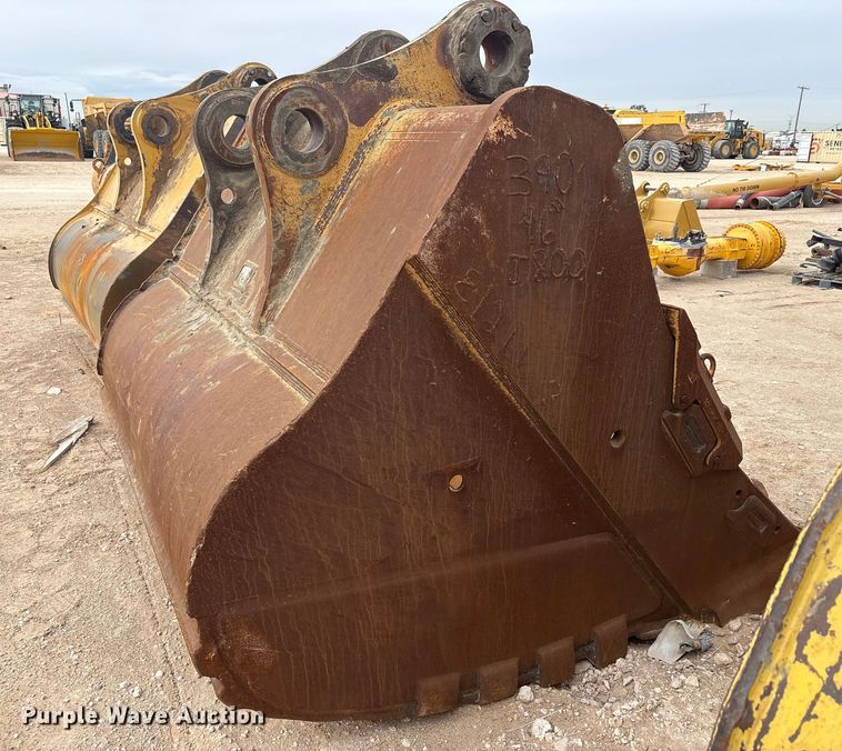 image for item EU4832 2020 Caterpillar 395 excavator