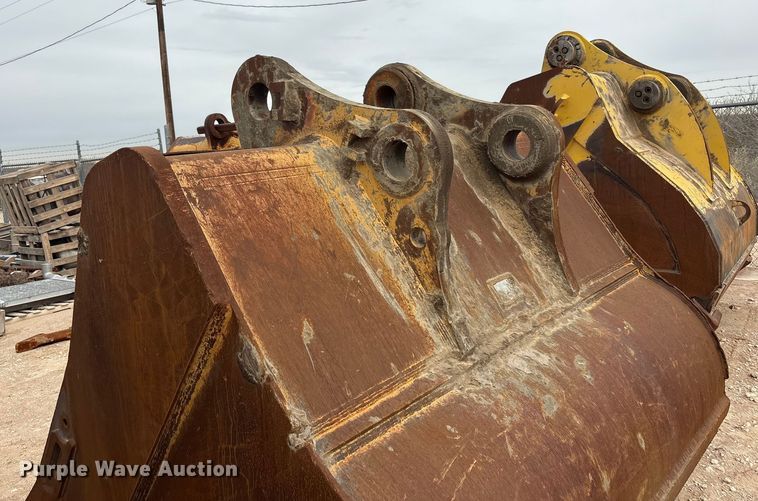 image for item EU4832 2020 Caterpillar 395 excavator