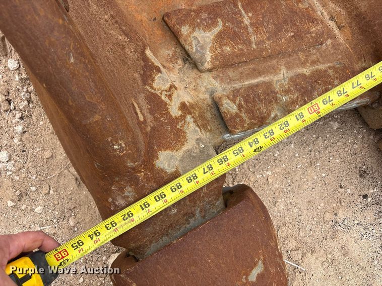 image for item EU4832 2020 Caterpillar 395 excavator