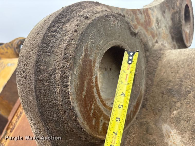 image for item EU4832 2020 Caterpillar 395 excavator