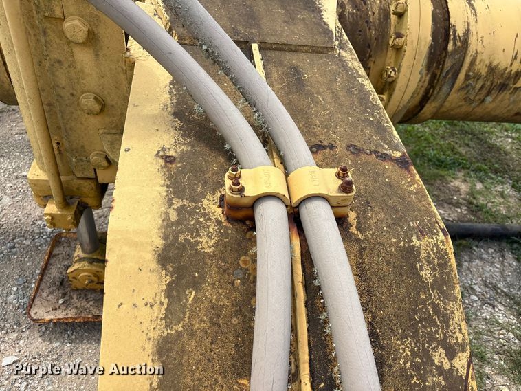 image for item EU7493 Hyster C410A padfoot roller