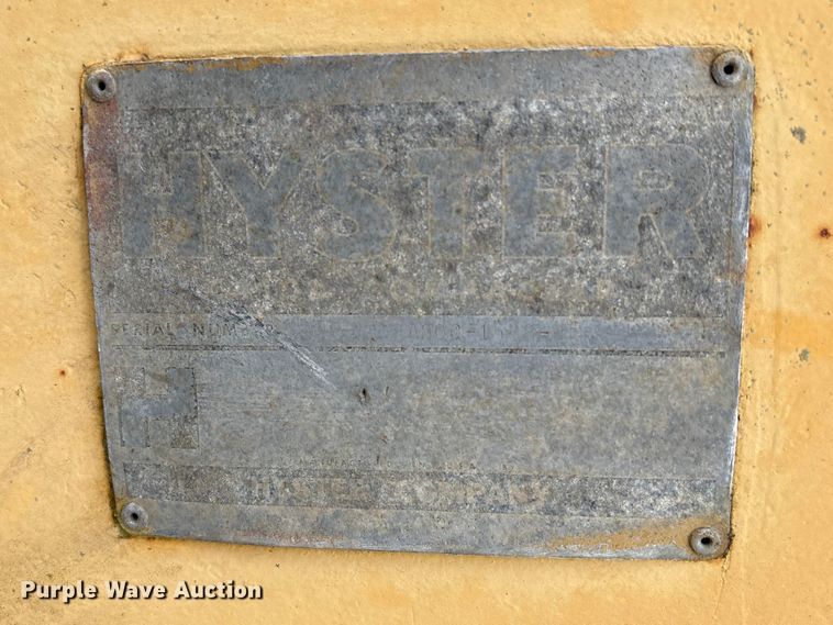 image for item EU7493 Hyster C410A padfoot roller