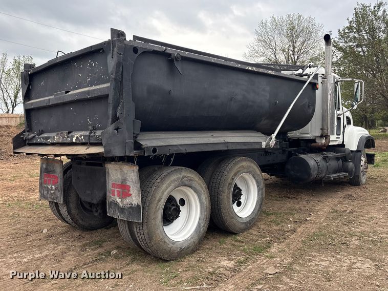 image for item EV2890 2004 Mack Granite dump truck