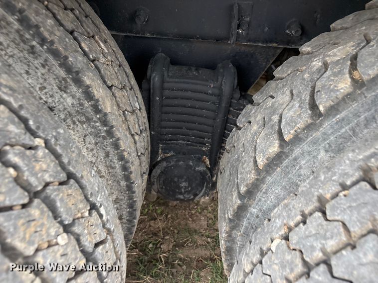 image for item EV2890 2004 Mack Granite dump truck