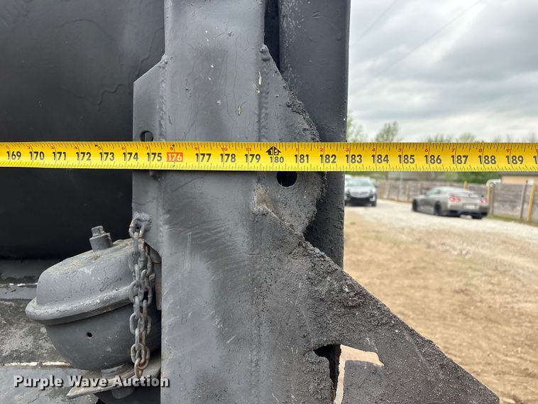 image for item EV2890 2004 Mack Granite dump truck