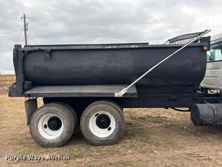 image for item EV2890 2004 Mack Granite dump truck