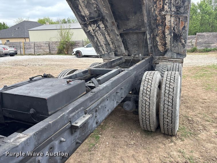 image for item EV2890 2004 Mack Granite dump truck