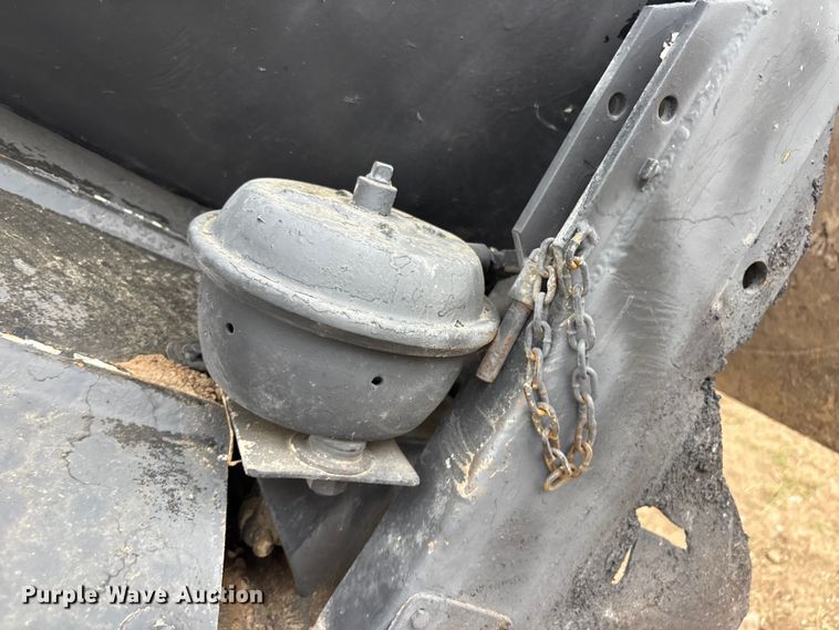 image for item EV2890 2004 Mack Granite dump truck